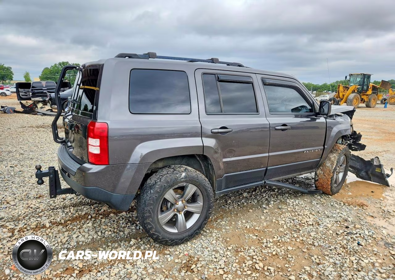 2015 Jeep Patriot Latitude VIN:1C4NJRFBXFD154412 - 3