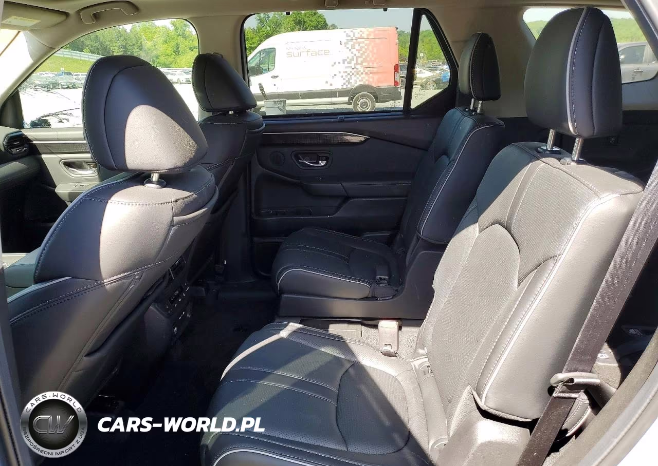 2025 Honda Pilot Elite VIN:5FNYG1H85SB165772 - 11
