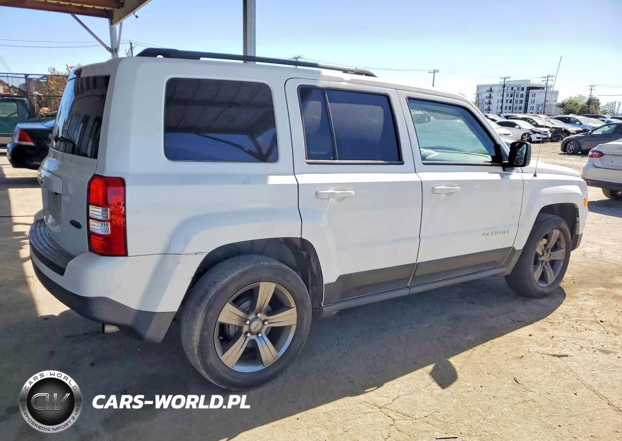 2015 Jeep Patriot Latitude VIN:1C4NJPFAXFD126525 - 3