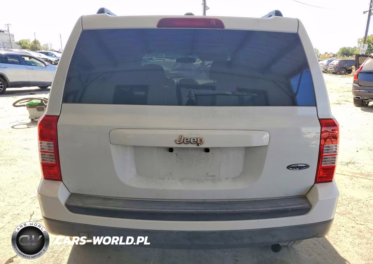 2015 Jeep Patriot Latitude VIN:1C4NJPFAXFD126525 - 6