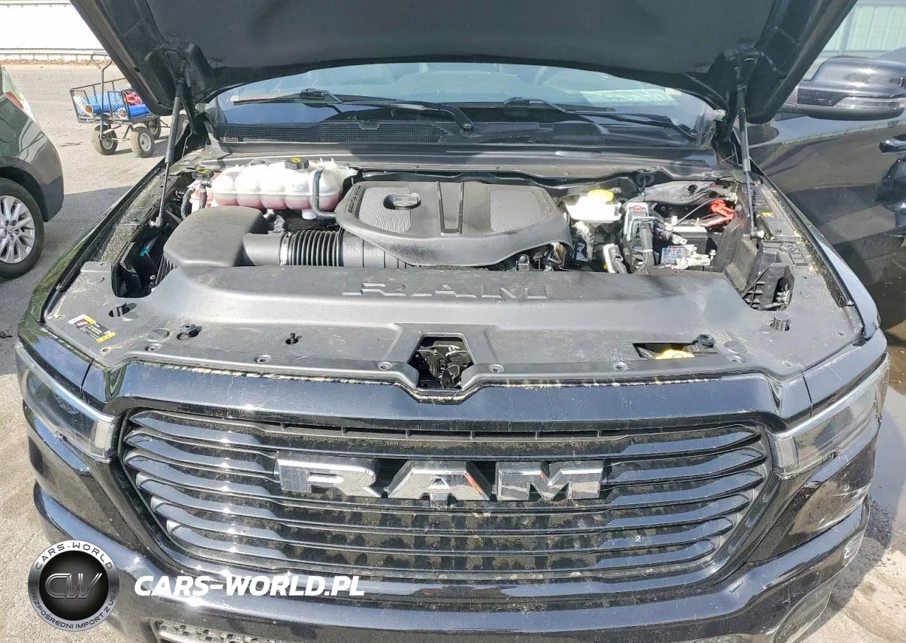 2025 Ram 1500 Laramie VIN:1C6SRFJP4SN582470 - 11