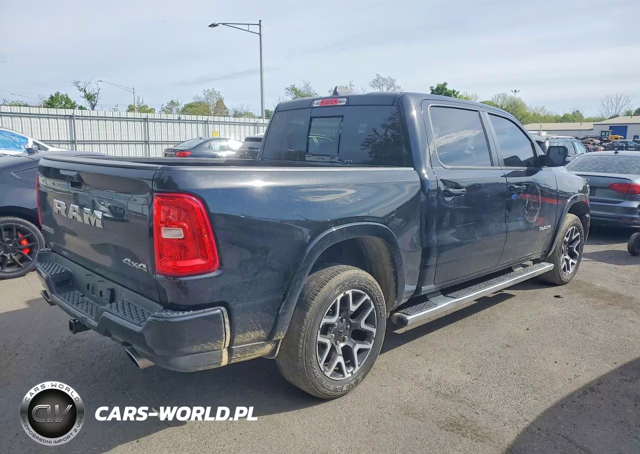 2025 Ram 1500 Laramie VIN:1C6SRFJP4SN582470 - 3