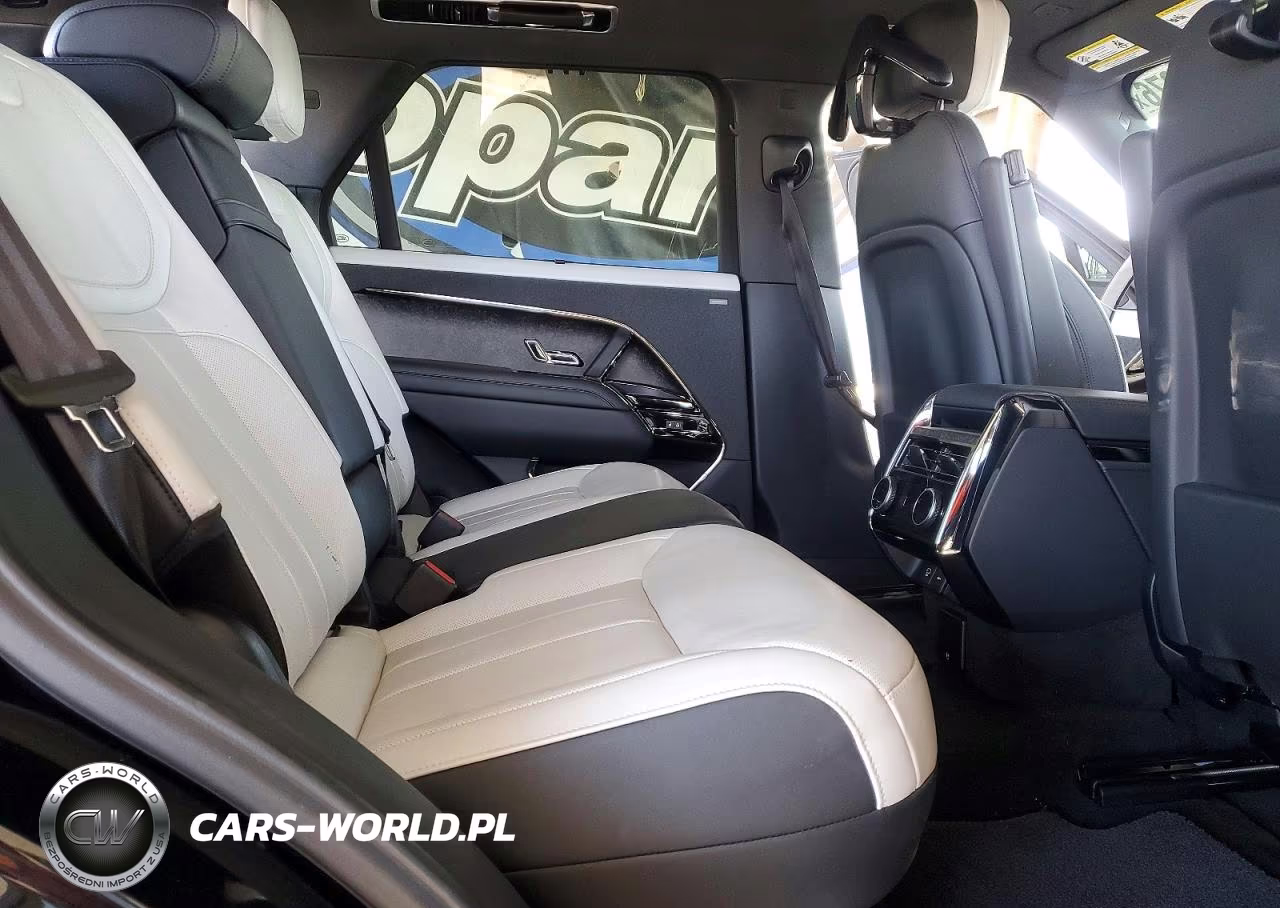 2025 Land Rover Range Rover Sport Dynamic Se VIN:SAL1L9E40SA447607 - 10