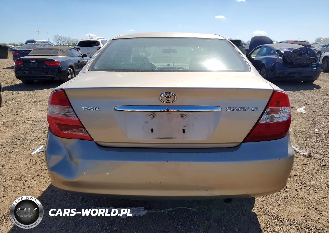 2002 Toyota Camry Le VIN:JTDBE32K120052279 - 6