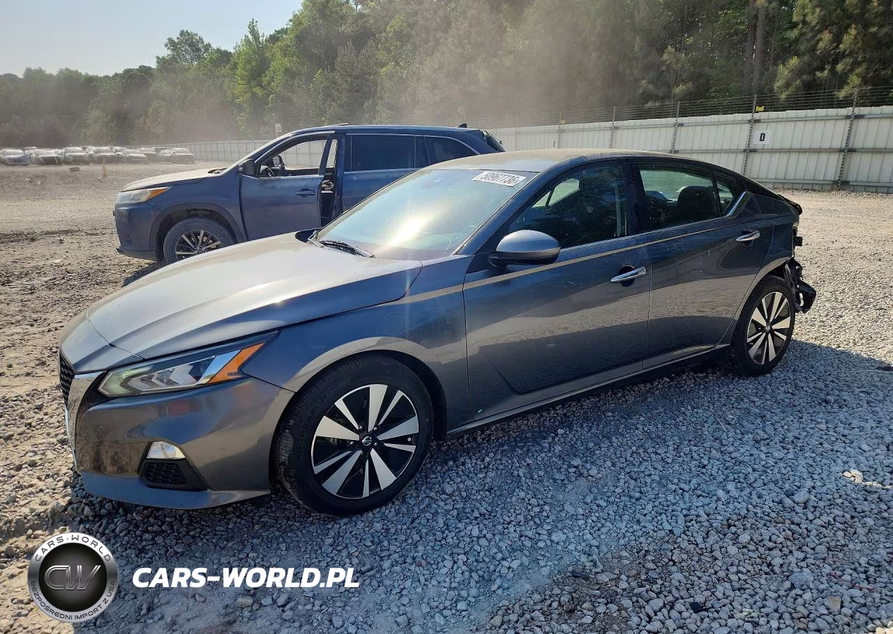 2022 Nissan Altima Sv
