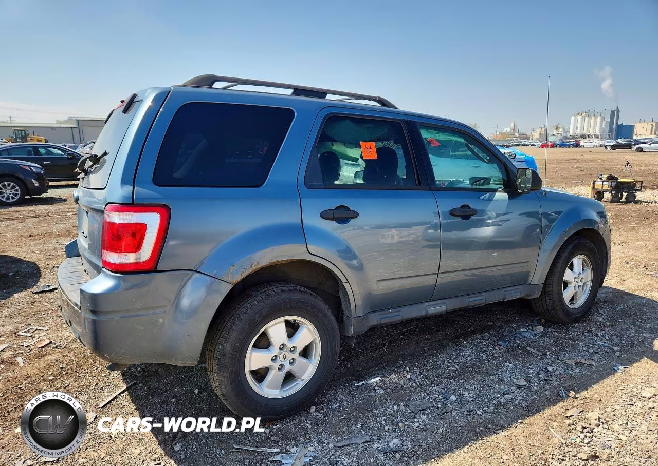 2011 Ford Escape Xlt VIN:1FMCU0D78BKB87354 - 3