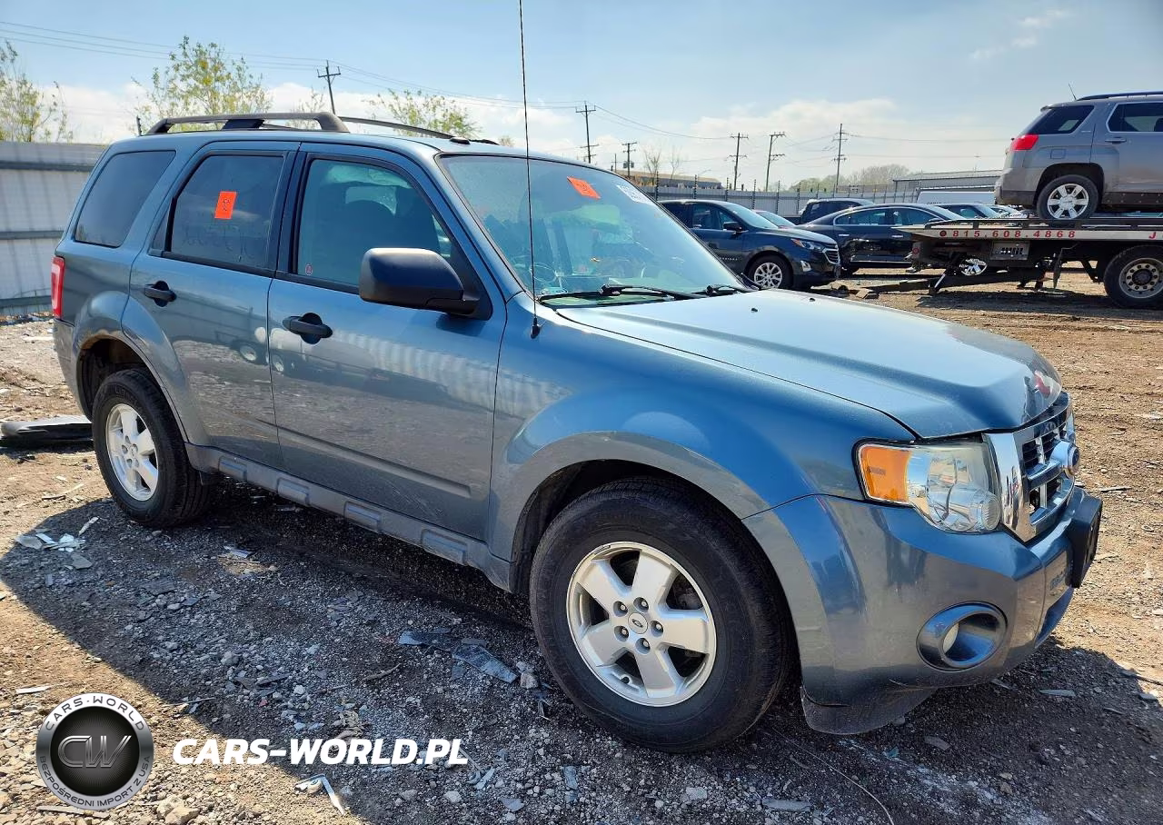 2011 Ford Escape Xlt VIN:1FMCU0D78BKB87354 - 4