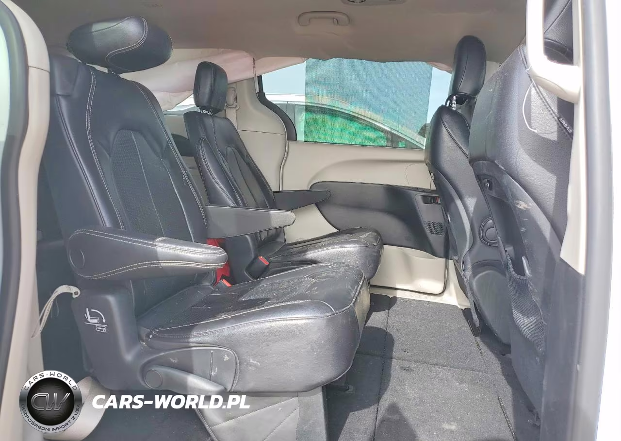 2022 Chrysler Pacifica Touring L VIN:2C4RC1BG2NR140742 - 11