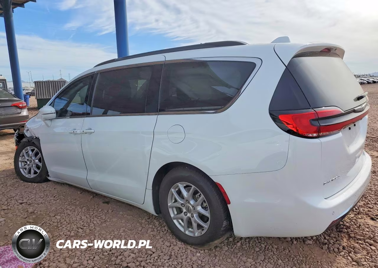 2022 Chrysler Pacifica Touring L VIN:2C4RC1BG2NR140742 - 2
