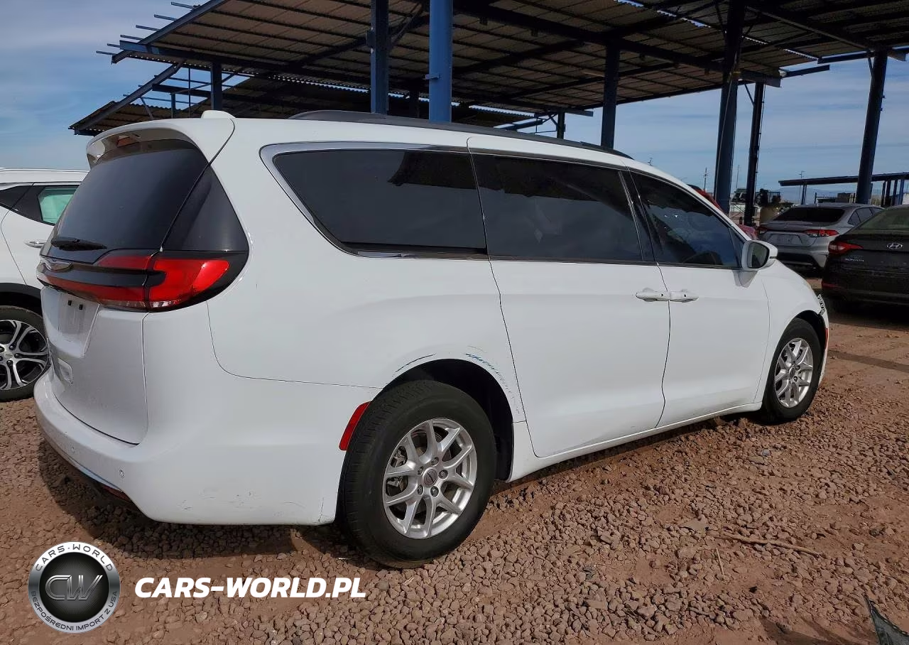 2022 Chrysler Pacifica Touring L VIN:2C4RC1BG2NR140742 - 3