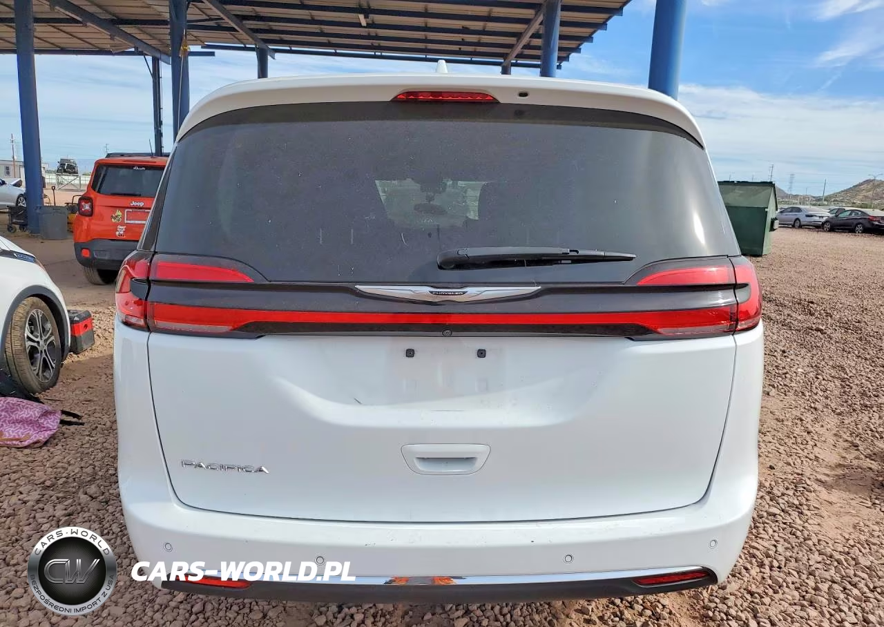 2022 Chrysler Pacifica Touring L VIN:2C4RC1BG2NR140742 - 6