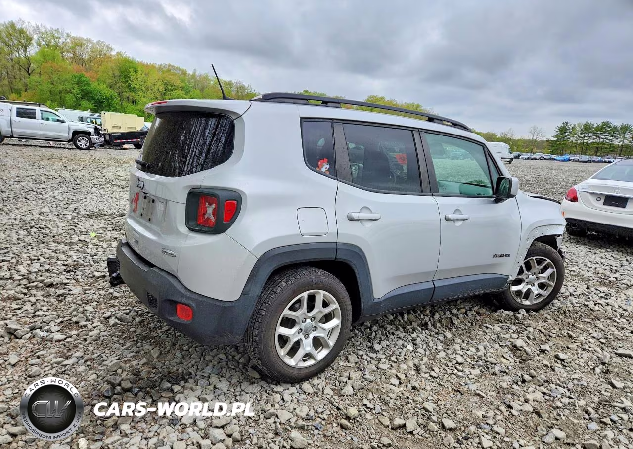 2018 Jeep Renegade Latitude VIN:ZACCJABB9JPH05325 - 3