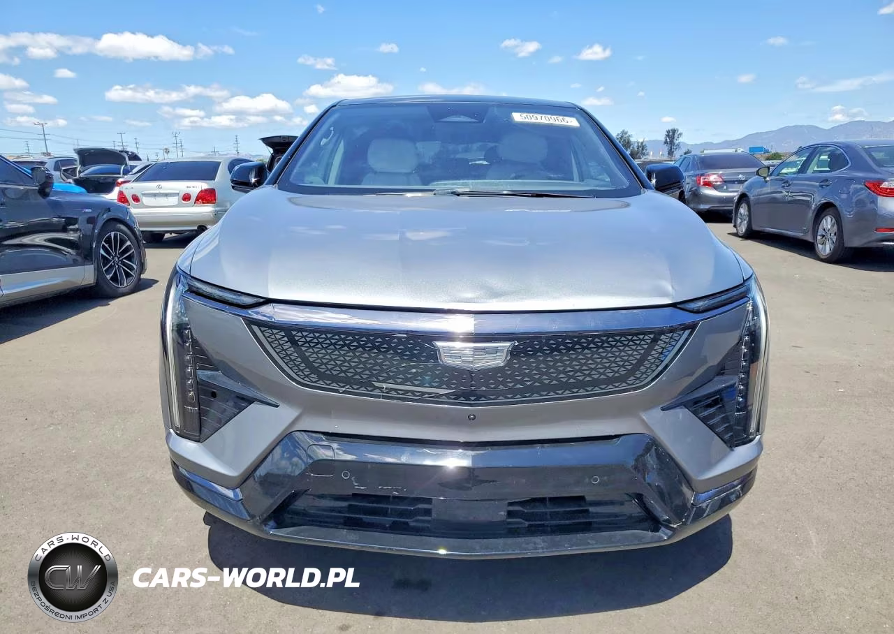 2025 Cadillac Optiq Sport VIN:3GYK3EMR2SS231400 - 5