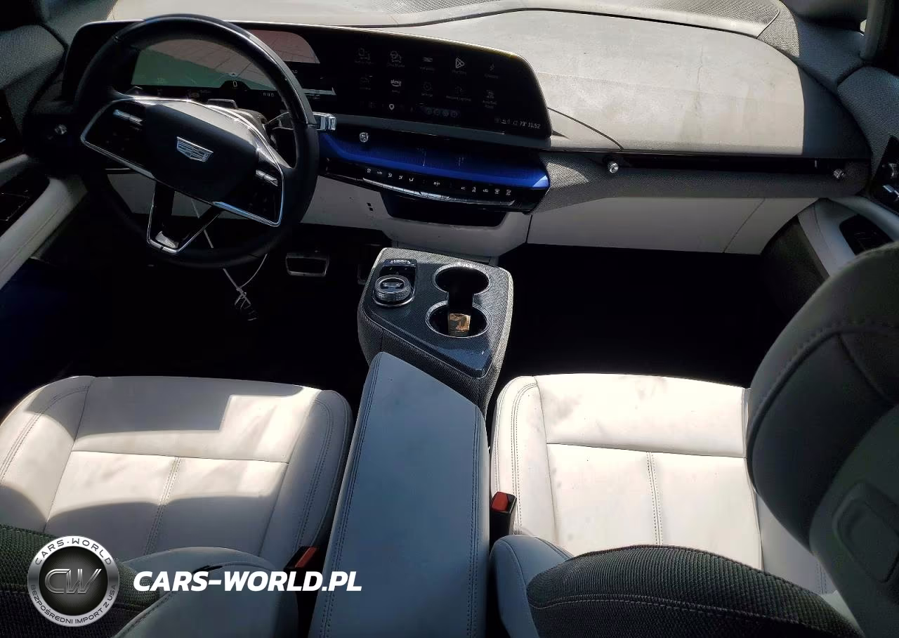 2025 Cadillac Optiq Sport VIN:3GYK3EMR2SS231400 - 8