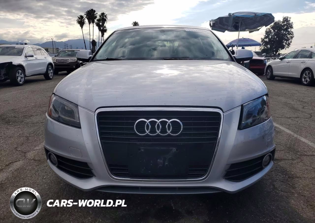 2012 Audi A3 Premium Plus VIN:WAUKEAFM1CA136384 - 5