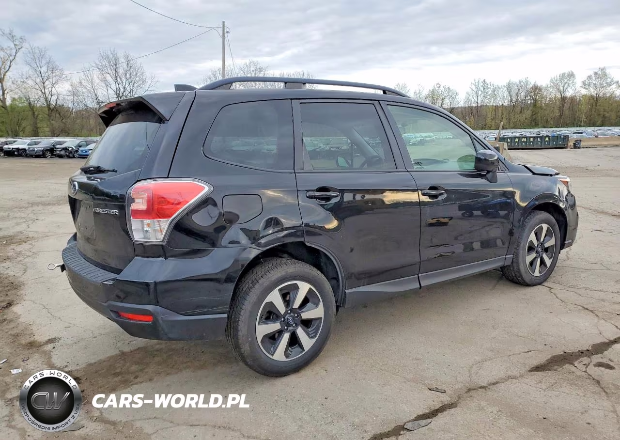 2018 Subaru Forester 2.5I Premium VIN:JF2SJAEC6JH614859 - 3