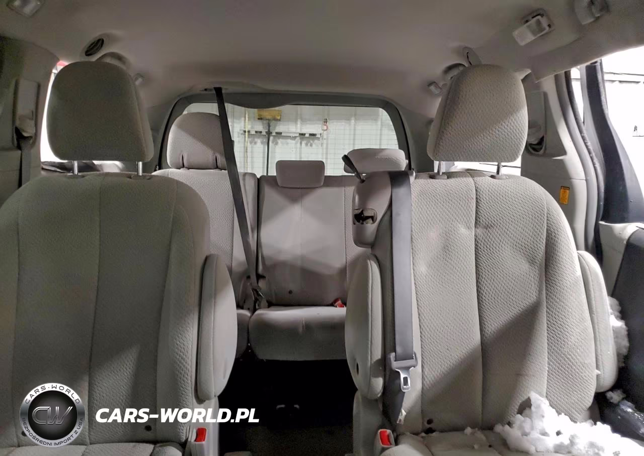 2011 Toyota Sienna Le VIN:5TDKK3DCXBS136628 - 10