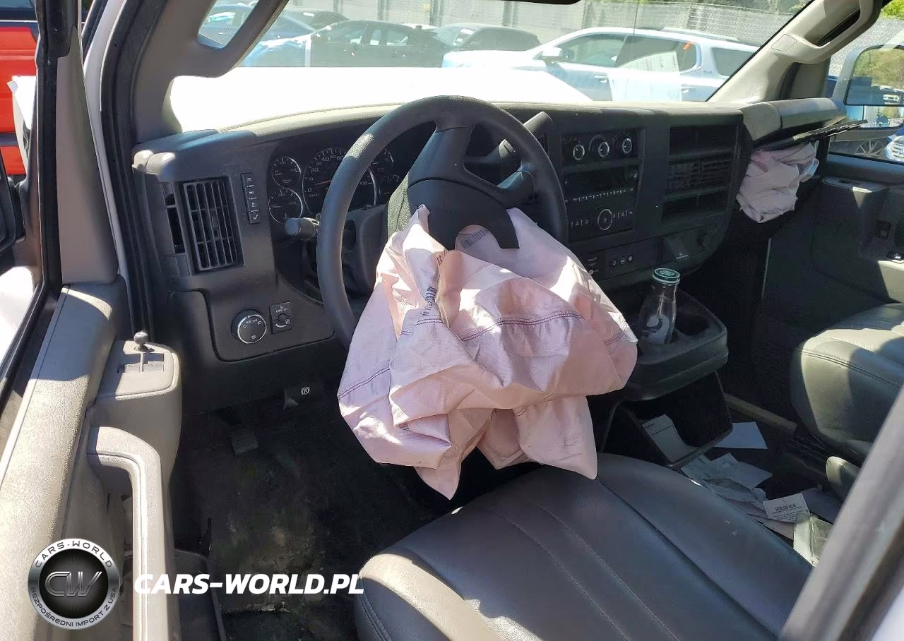 2023 Chevrolet Express G2500 VIN:1GCWGAFP1P1103464 - 8