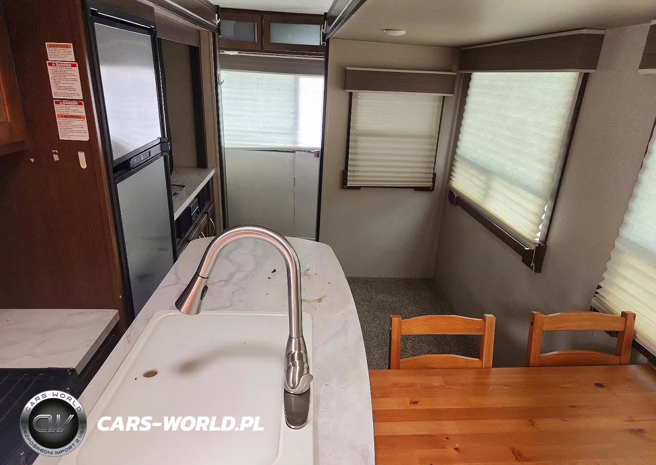 2018 Forest River Crusader Camper VIN:5ZT3CSUB3JG123391 - 6