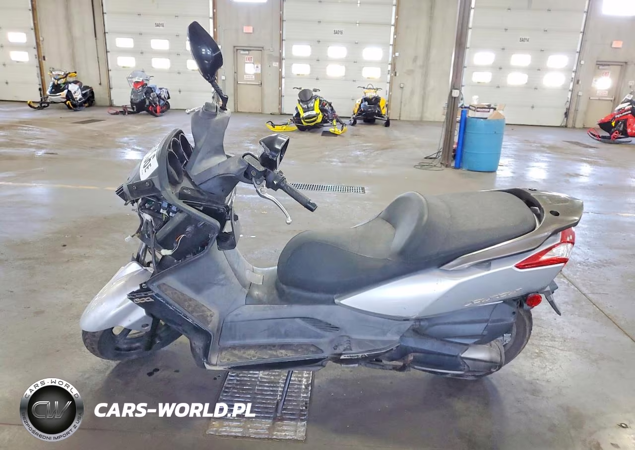 2012 Kymco Usa Inc Downtown 300I VIN:RFBV2M280CB420170 - 3