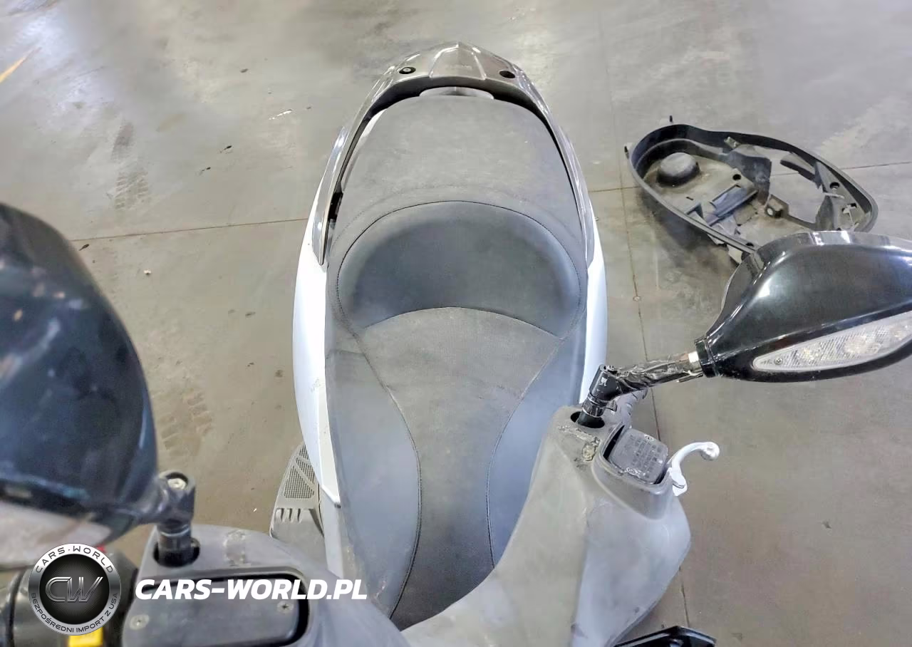 2012 Kymco Usa Inc Downtown 300I VIN:RFBV2M280CB420170 - 5