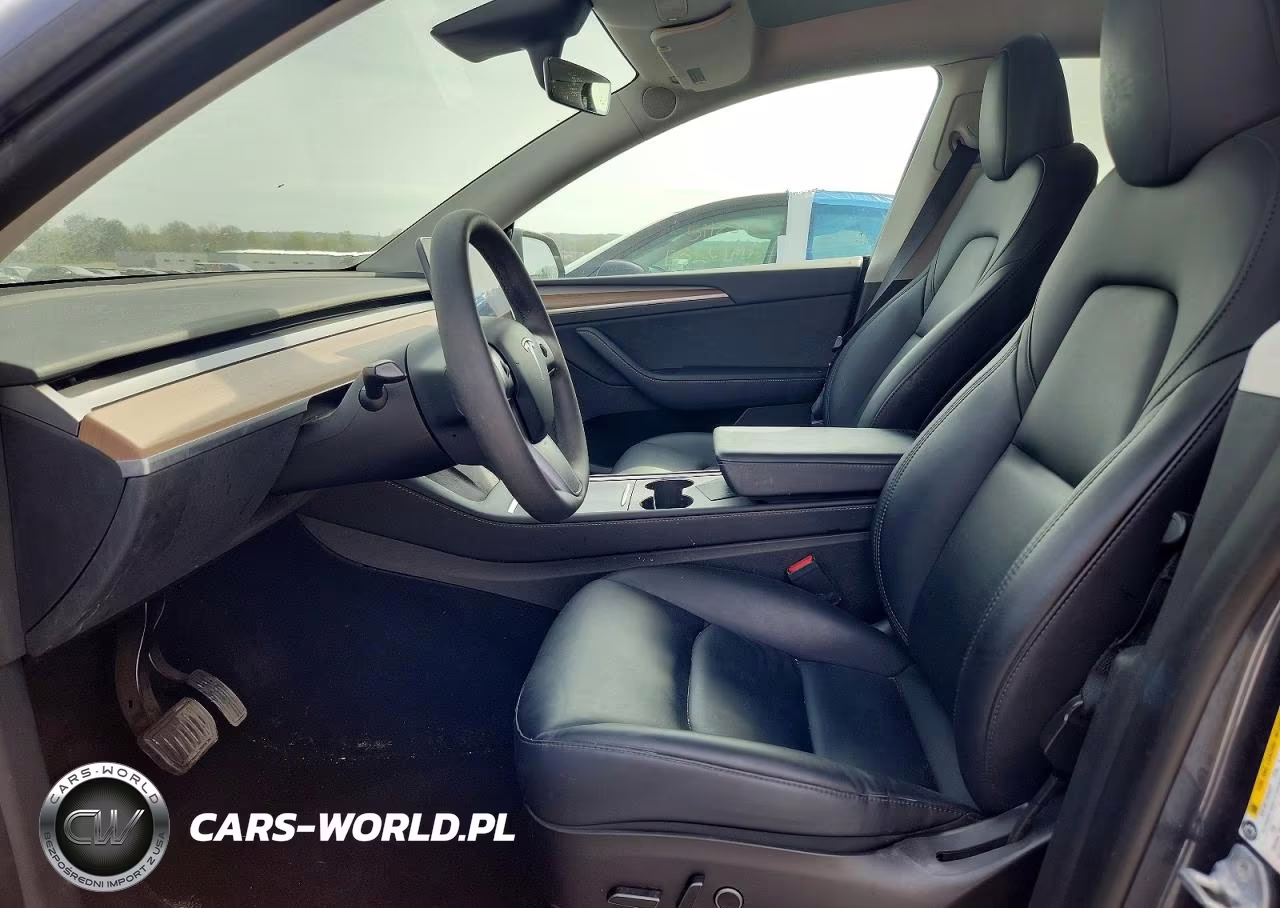 2023 Tesla Model Y VIN:7SAYGDEE0PF695489 - 7