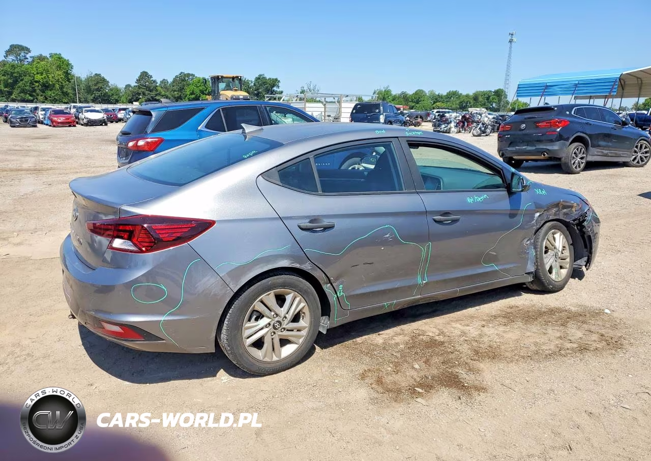 2019 Hyundai Elantra Sel VIN:5NPD84LF2KH457965 - 3