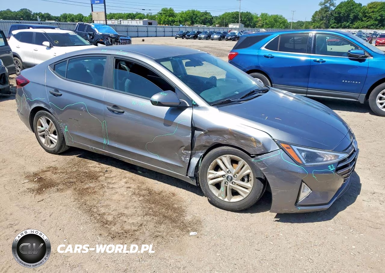 2019 Hyundai Elantra Sel VIN:5NPD84LF2KH457965 - 4