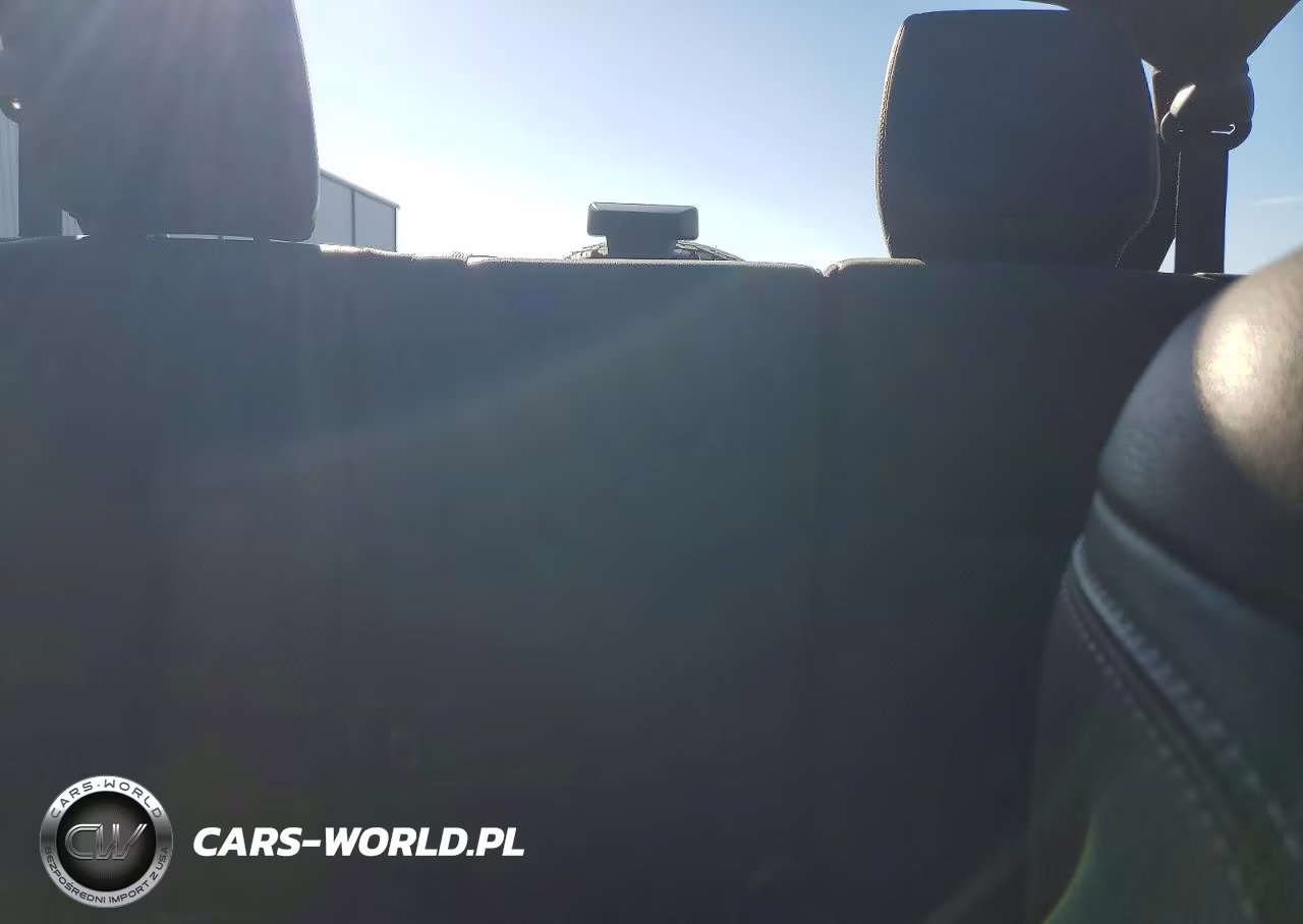 2015 Jeep Wrangler Unlimited Sahara VIN:1C4BJWEG2FL607846 - 10