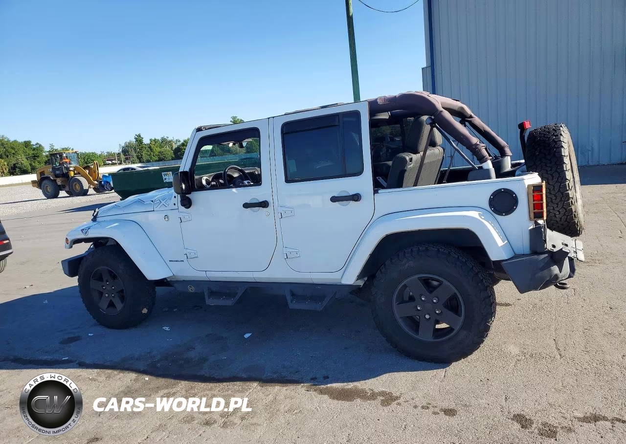2015 Jeep Wrangler Unlimited Sahara VIN:1C4BJWEG2FL607846 - 2