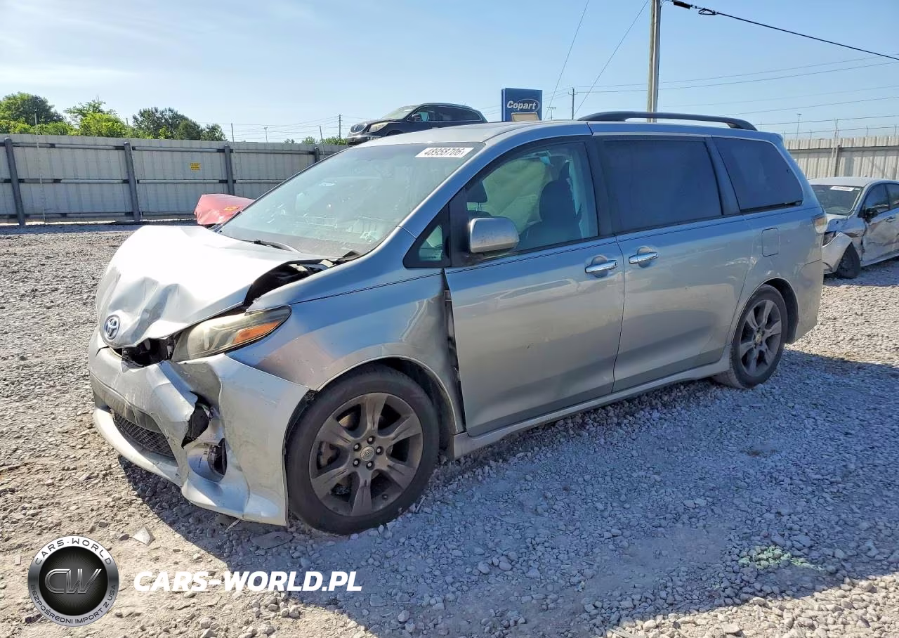 2016 Toyota Sienna Se 8-Passenger