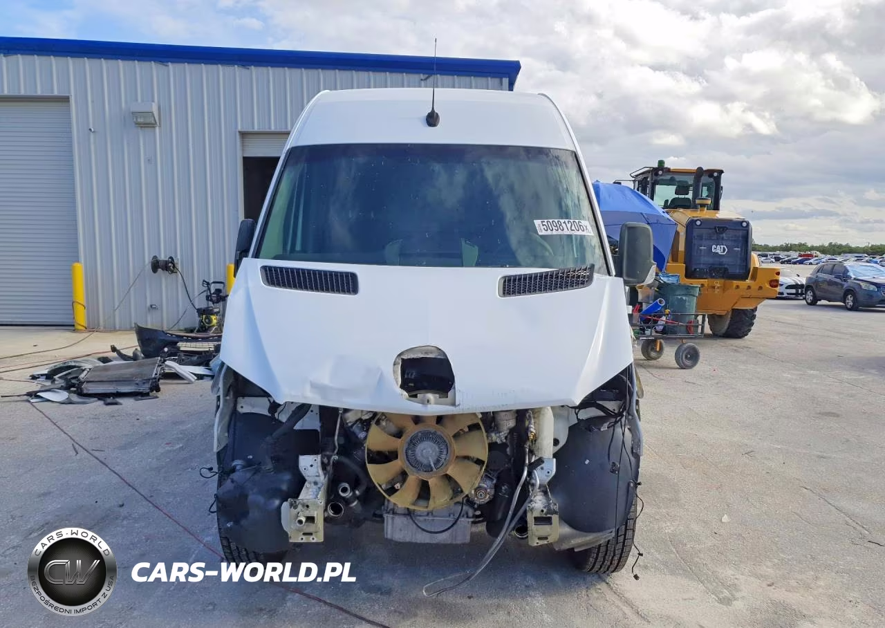 2018 Mercedes Benz Sprinter 2500 Delivery Van VIN:WD3PE7CD0JP614332 - 5