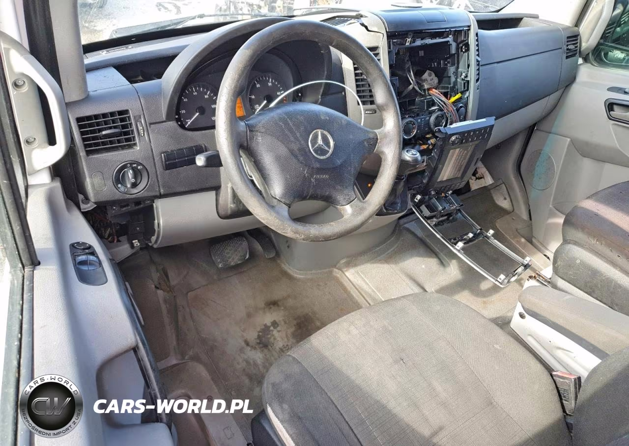 2018 Mercedes Benz Sprinter 2500 Delivery Van VIN:WD3PE7CD0JP614332 - 8