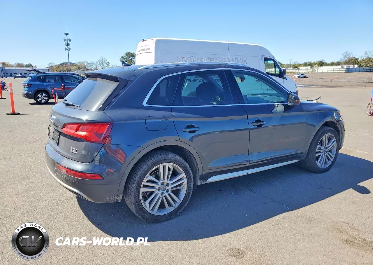2018 Audi Q5 Premium Plus VIN:WA1BNAFY4J2224823 - 3