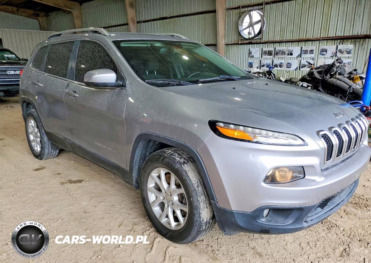 2016 Jeep Cherokee Latitude VIN:1C4PJMCSXGW235514 - 4