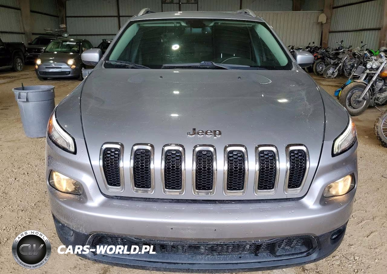 2016 Jeep Cherokee Latitude VIN:1C4PJMCSXGW235514 - 5