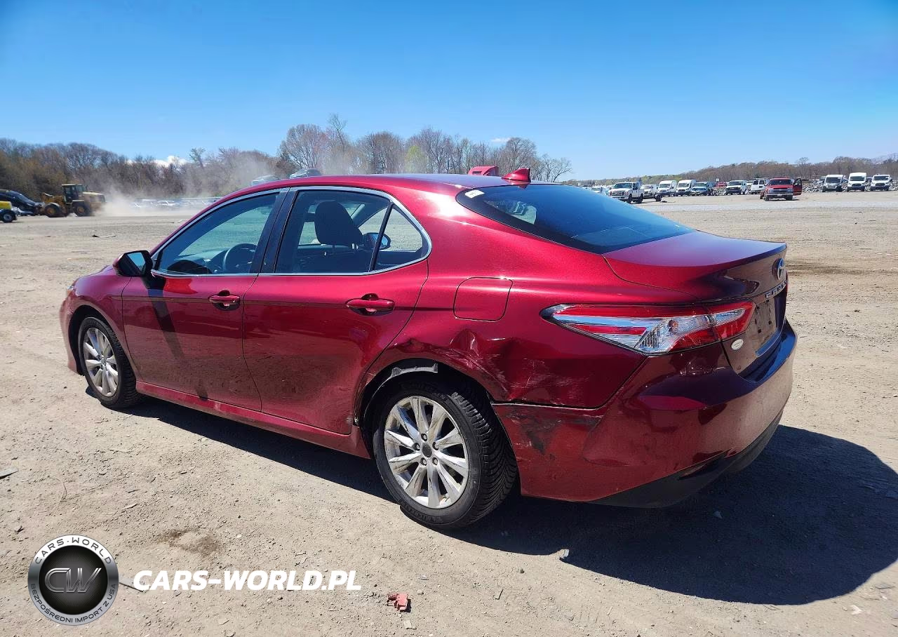 2019 Toyota Camry Le VIN:4T1B11HK7KU752030 - 2