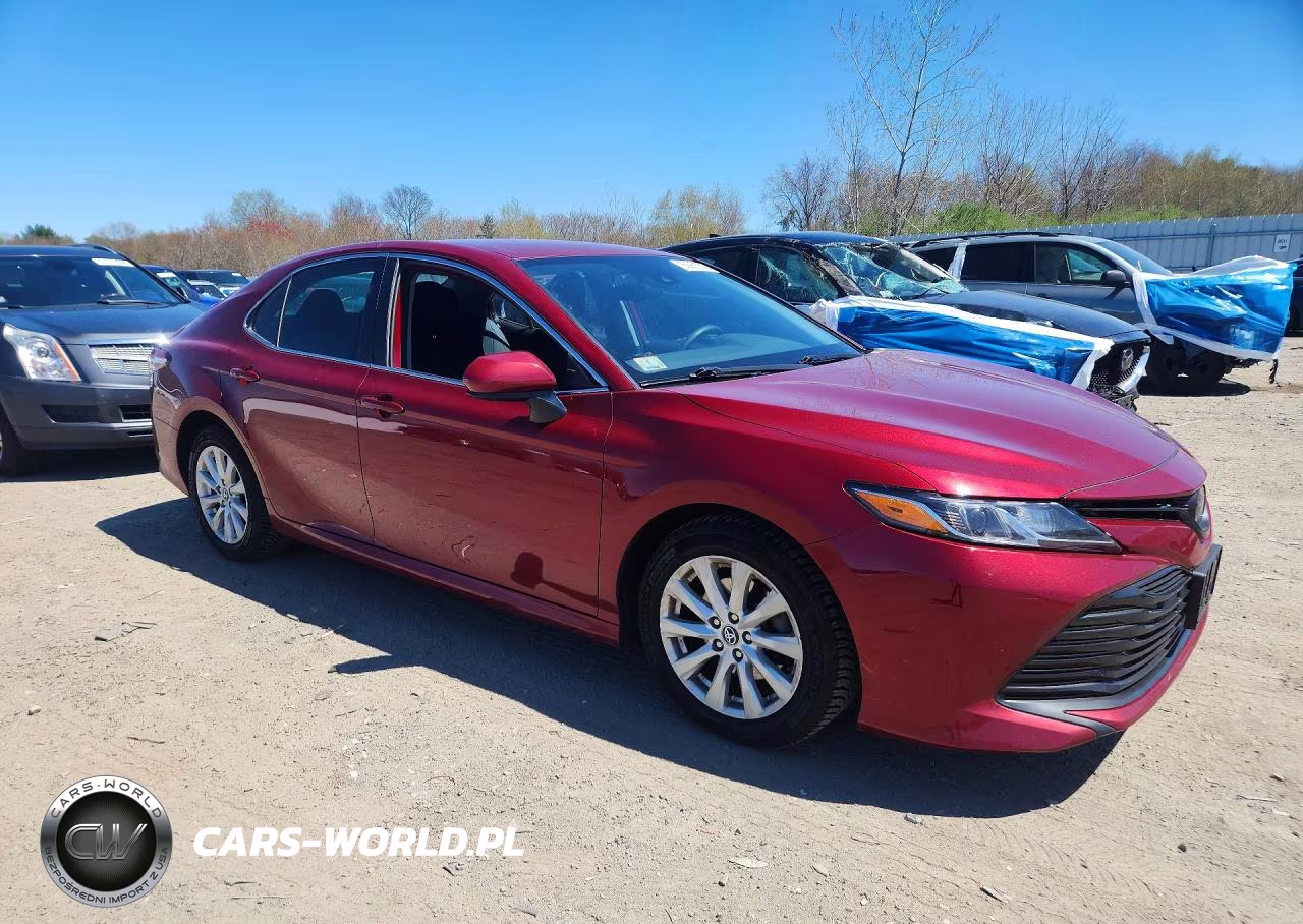 2019 Toyota Camry Le VIN:4T1B11HK7KU752030 - 4