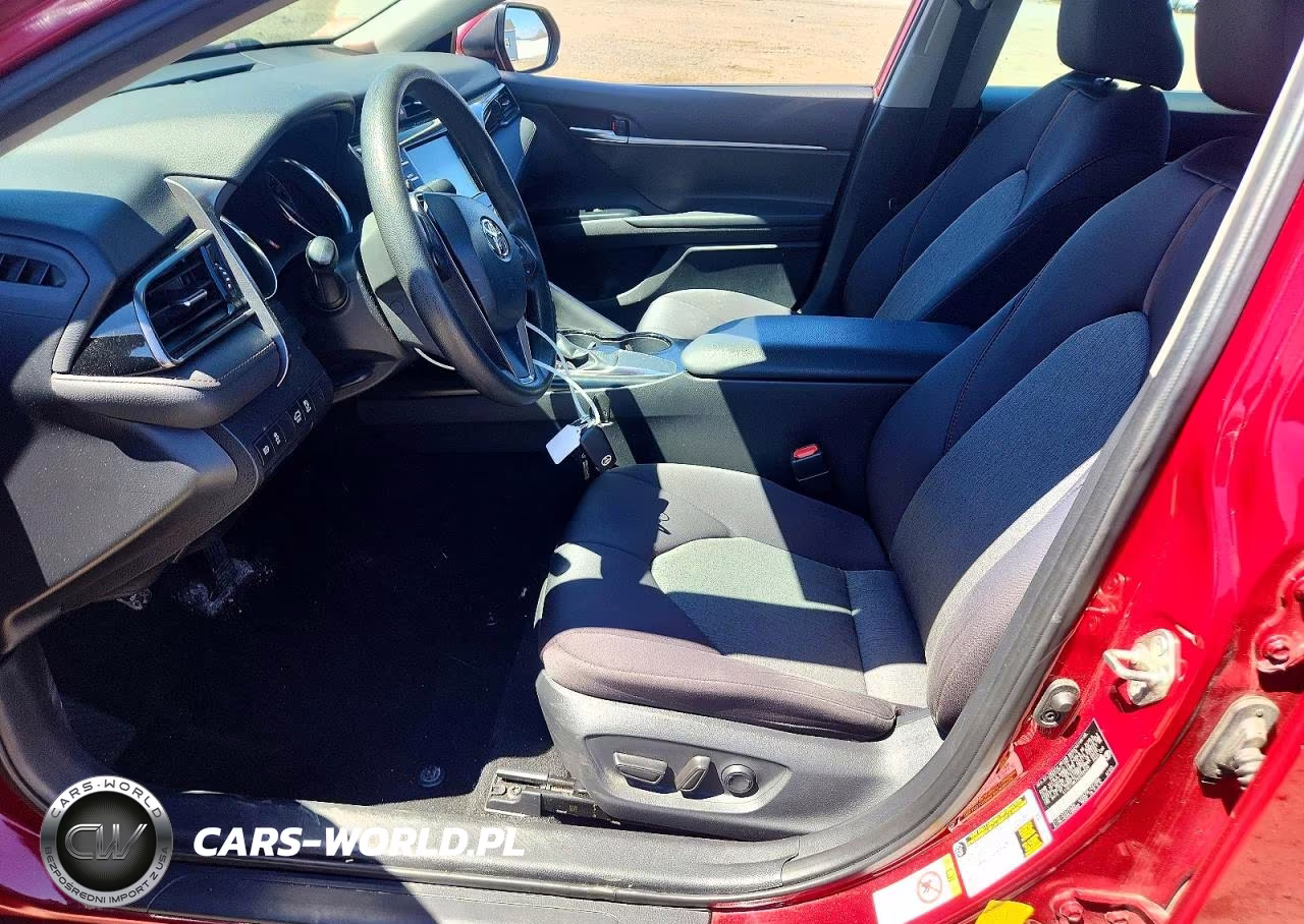 2019 Toyota Camry Le VIN:4T1B11HK7KU752030 - 7
