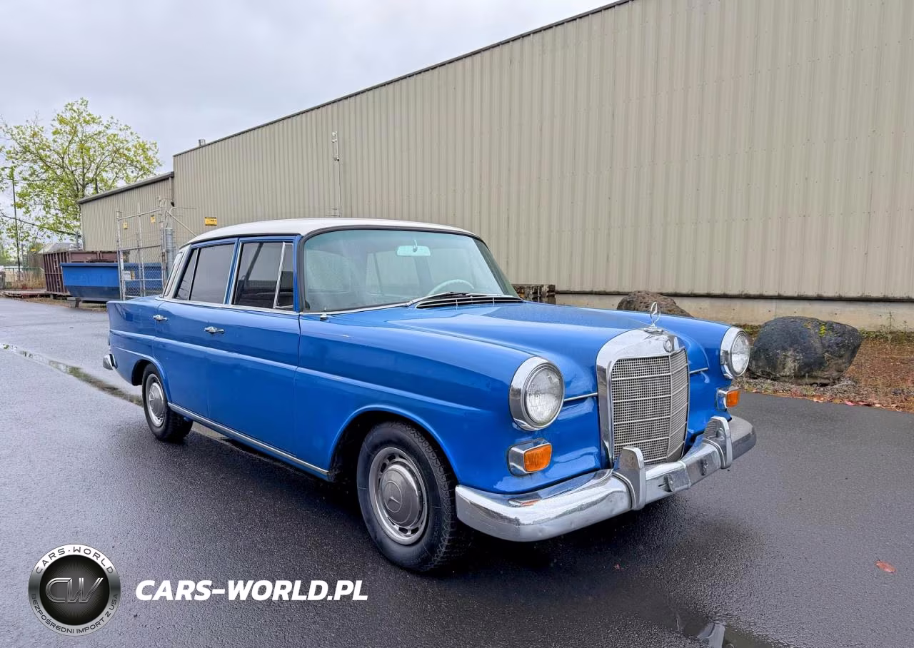 1966 Mercedes-Benz 230 Automatic