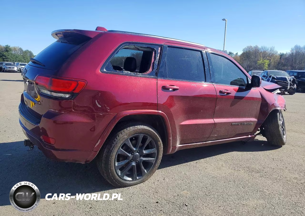 2017 Jeep Grand Cherokee Laredo VIN:1C4RJFAG8HC932749 - 3