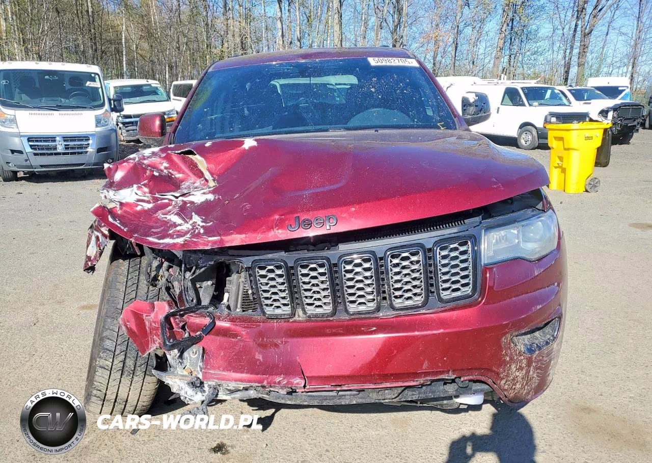 2017 Jeep Grand Cherokee Laredo VIN:1C4RJFAG8HC932749 - 5