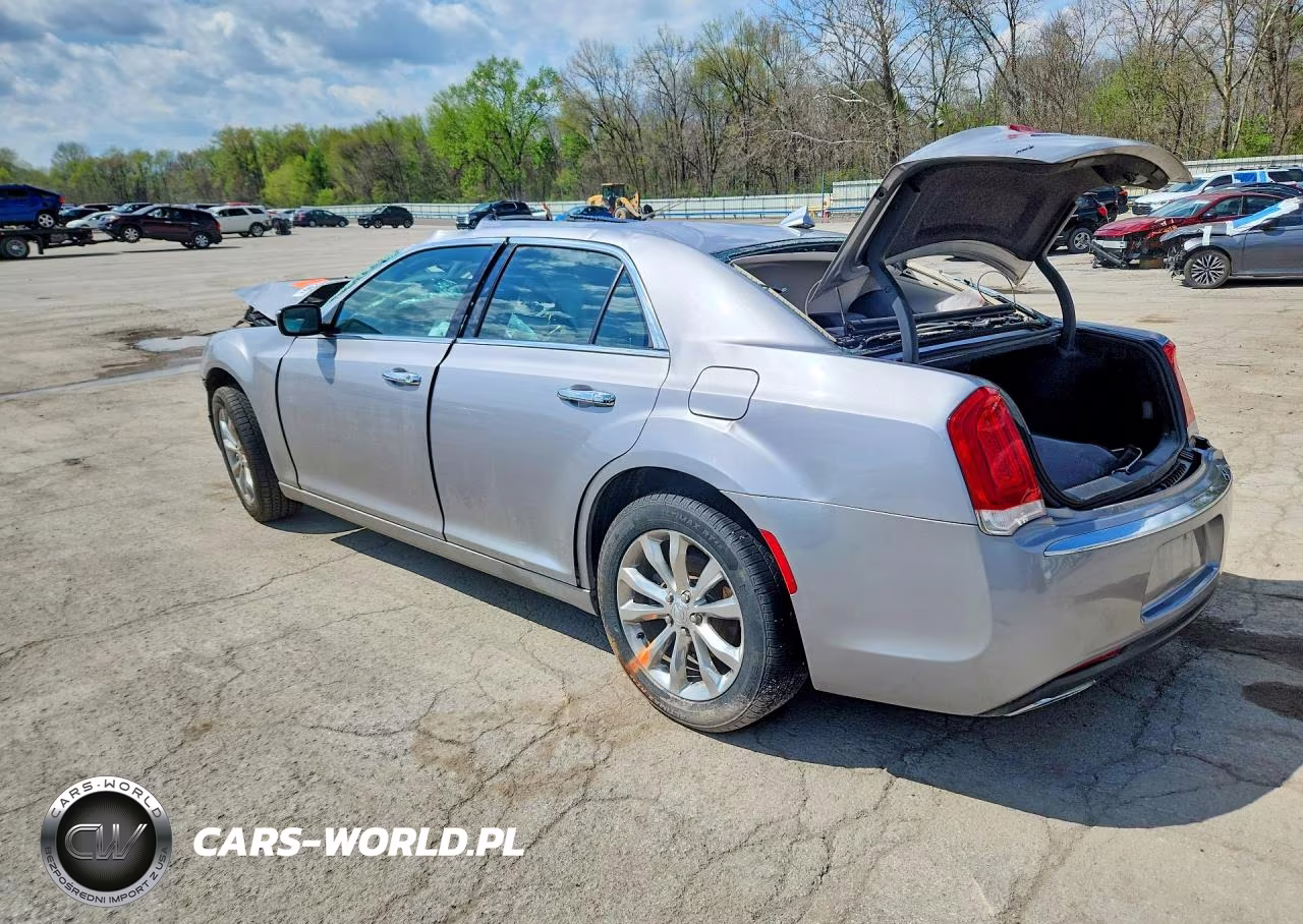 2017 Chrysler 300C VIN:2C3CCAKG5HH565585 - 2