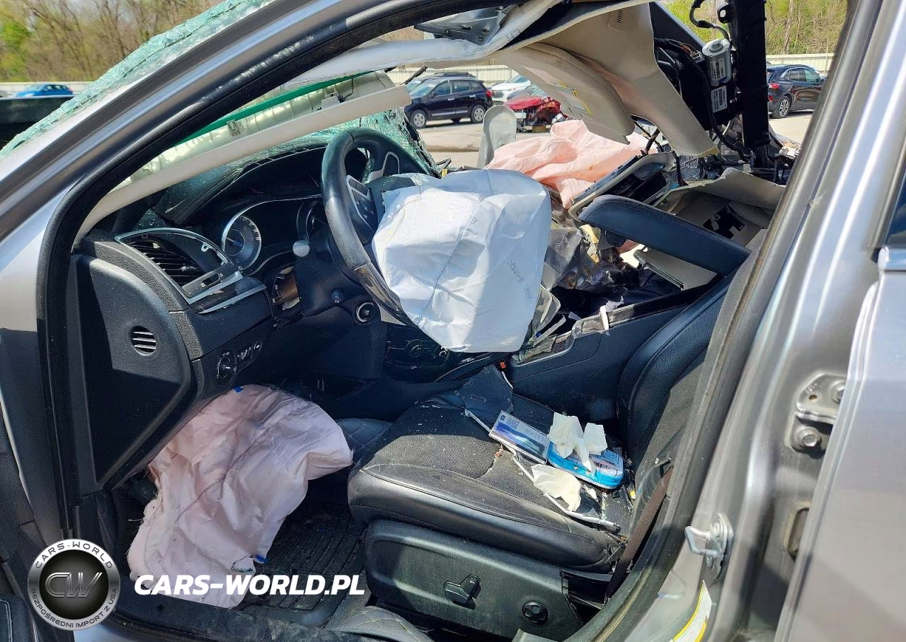 2017 Chrysler 300C VIN:2C3CCAKG5HH565585 - 7