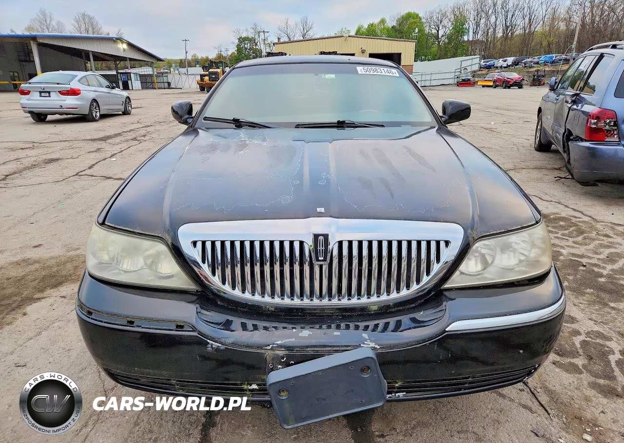 2011 Lincoln Town Car Signature Long Wheelbase VIN:2LNBL8FV7BX763778 - 5