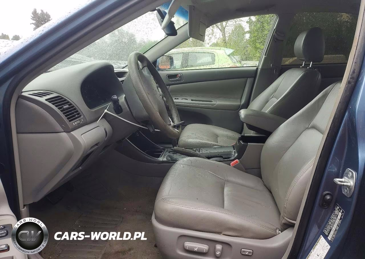 2004 Toyota Camry Le VIN:JTDBE32KX40262382 - 7