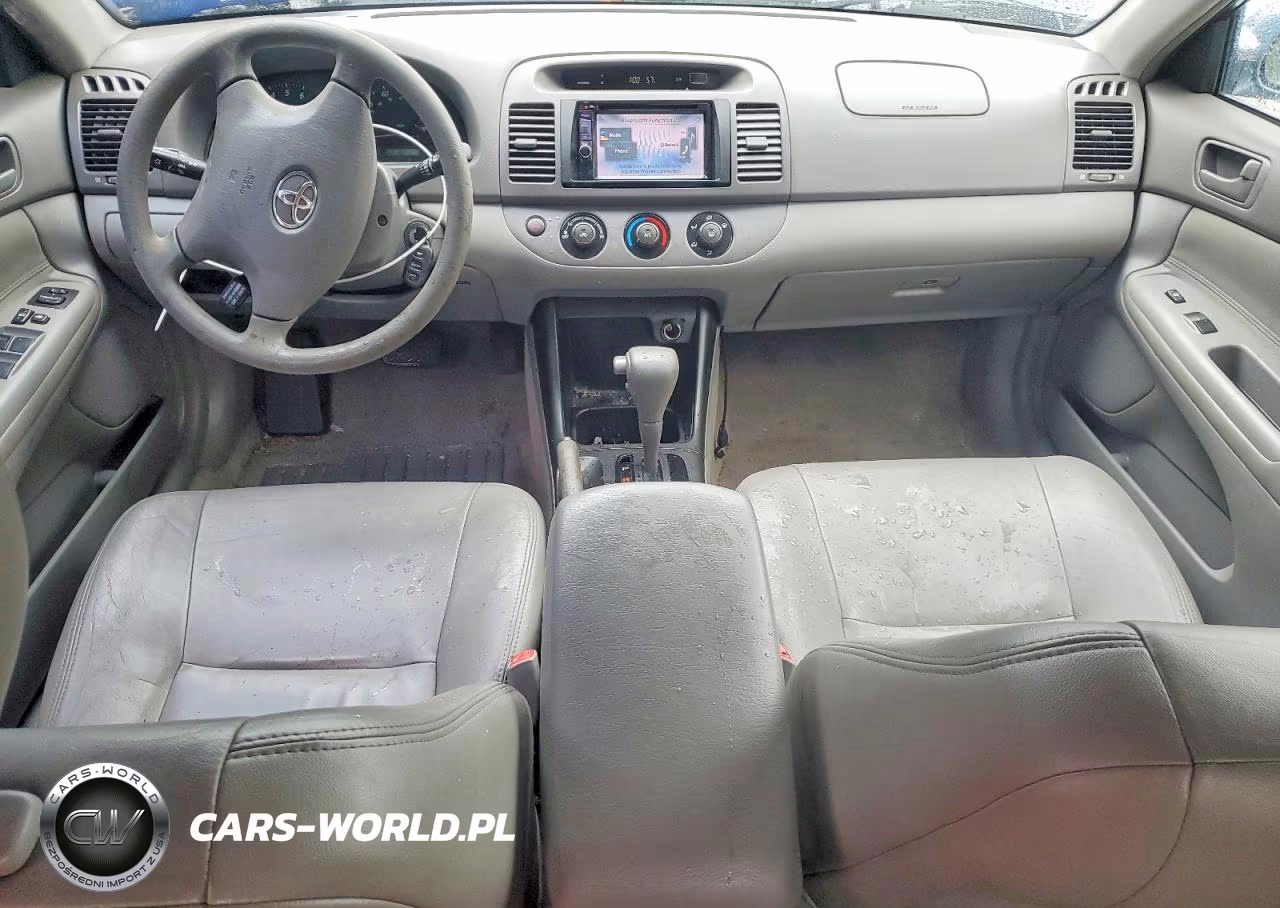 2004 Toyota Camry Le VIN:JTDBE32KX40262382 - 8
