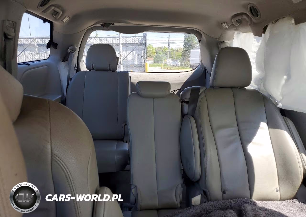 2014 Toyota Sienna Xle 8-Passenger VIN:5TDYK3DC1ES472750 - 10