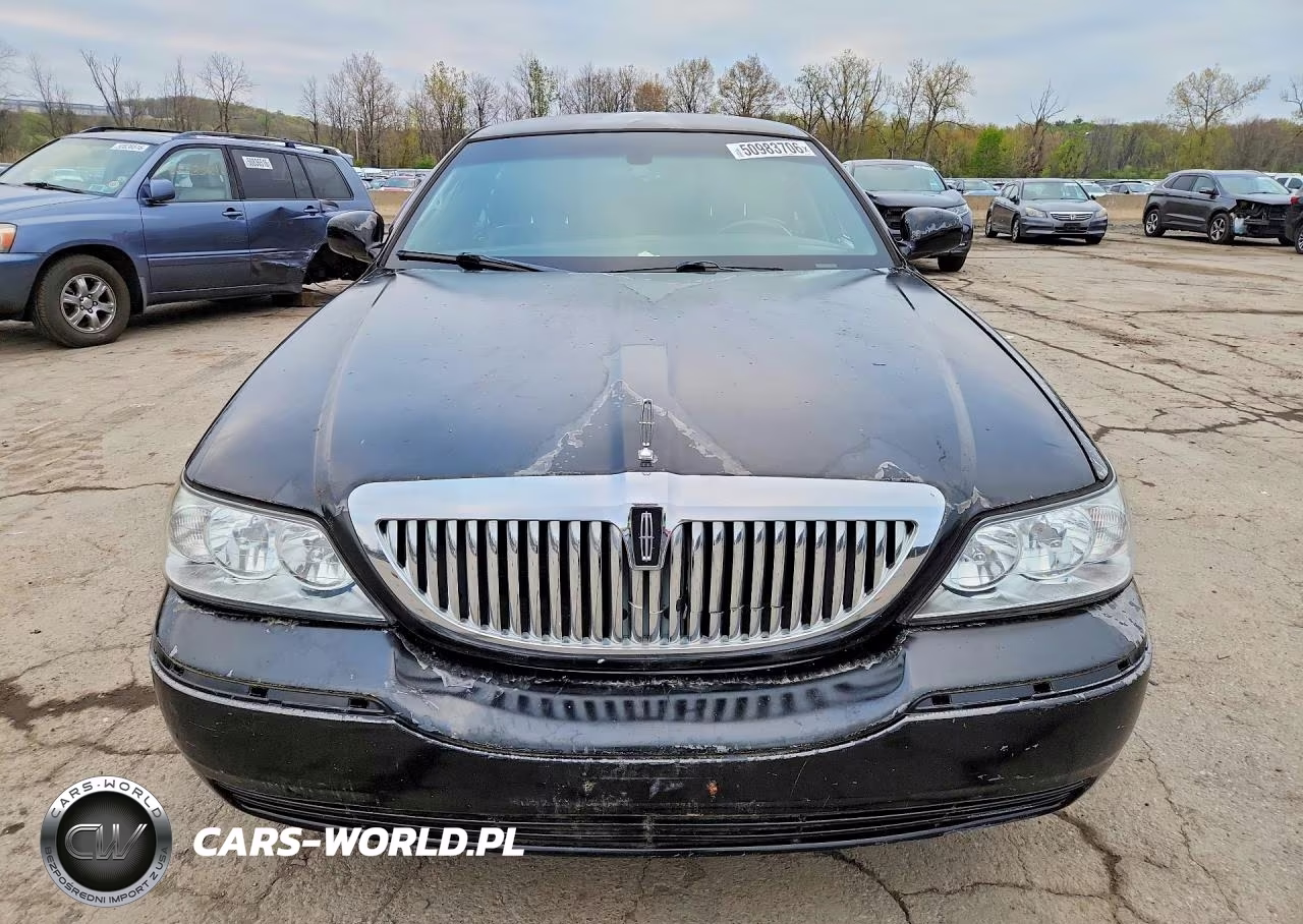 2011 Lincoln Town Car Executive L VIN:2LNBL8EV2BX765469 - 5