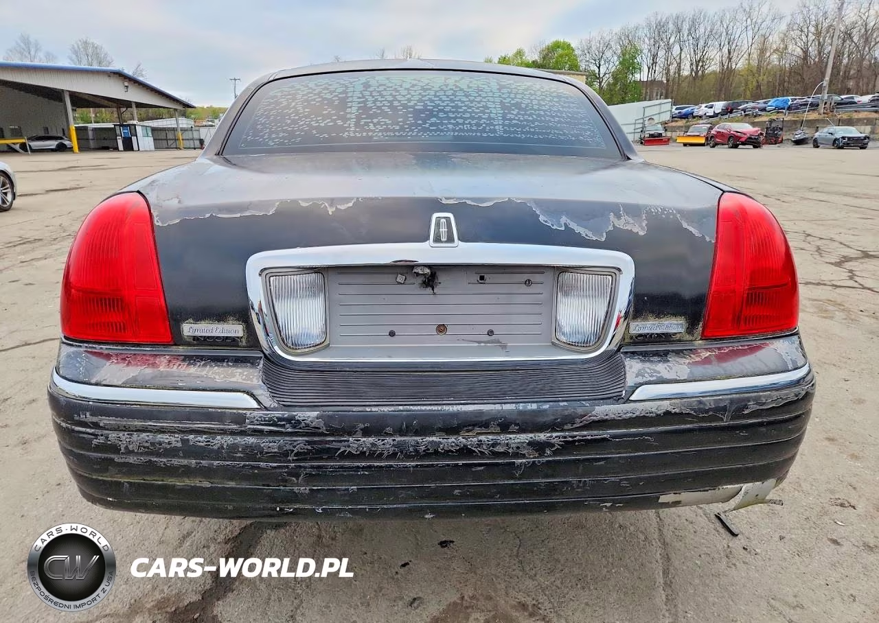 2011 Lincoln Town Car Executive L VIN:2LNBL8EV2BX765469 - 6